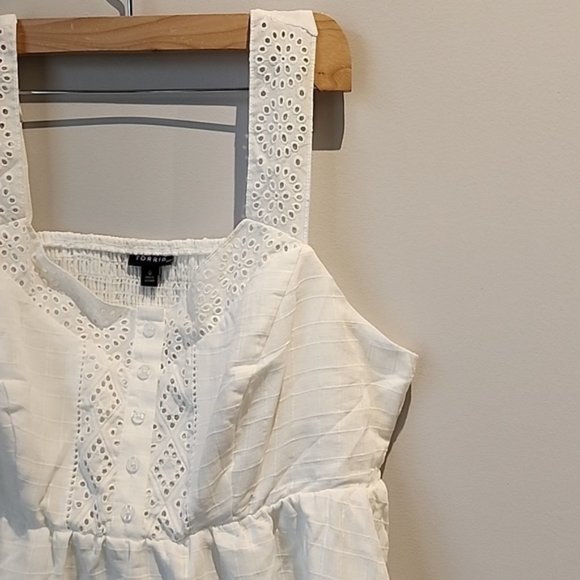 Torrid - Babydoll Cotton Window Pane Button Front Tank in Cloud Dancer White - Picture 3 of 13